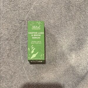 Castor Lash & Brow Serum in Green Box